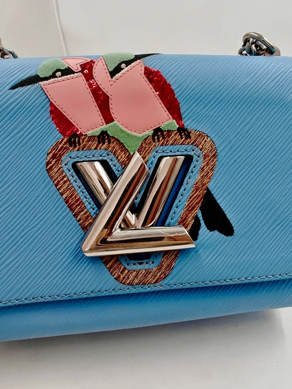 Authentic Louis Vuitton Twist MM Blue Epi Leather Limited Edition Bird Crossbody - Picture 9 of 15